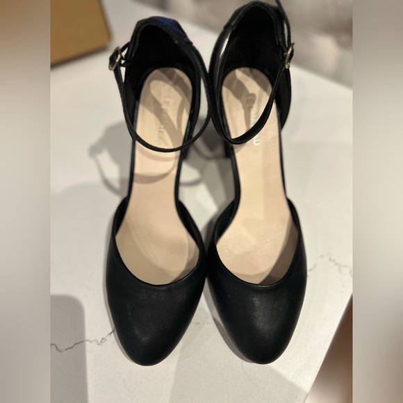 Ankle strap heels - Picture 4 of 5